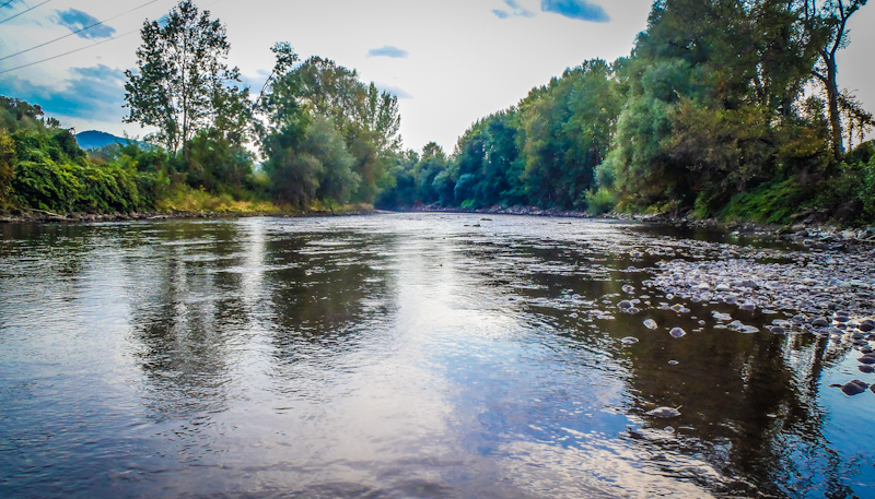 Beim letzten Blick zurück lag der Fluss wie unberührt im herbstlichen Zwielicht der beginnenden Dämmerung ©Richter