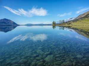 Bei solch prachtvoller Landschaft kann man beinahe aufs Fischen vergessen.